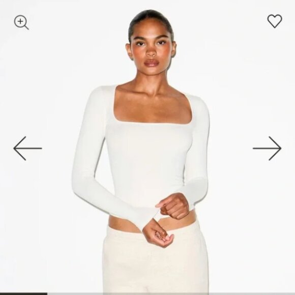 SKIMS Tops - SKIMS Cotton Jersey Long Sleeve Scoop Neck T Shirt Womens Medium Marble Top NWT